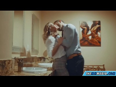 ❤️ Când o blondă cu sânii mari te seduce într-o toaletă publică ❤❌ at ro.kenhdammy.top ❌️❤